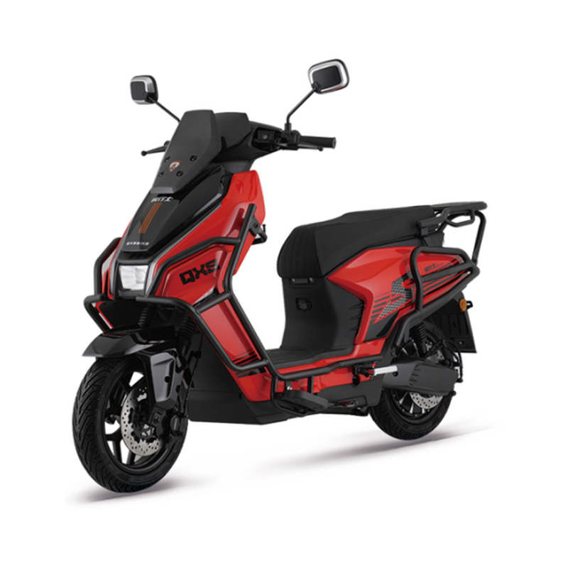 In che modo lo scooter elettrico Turtle Model garantisce il comfort per i viaggi più lunghi, soprattutto in termini di sospensioni, design del sedile o posizionamento del poggiapiedi?