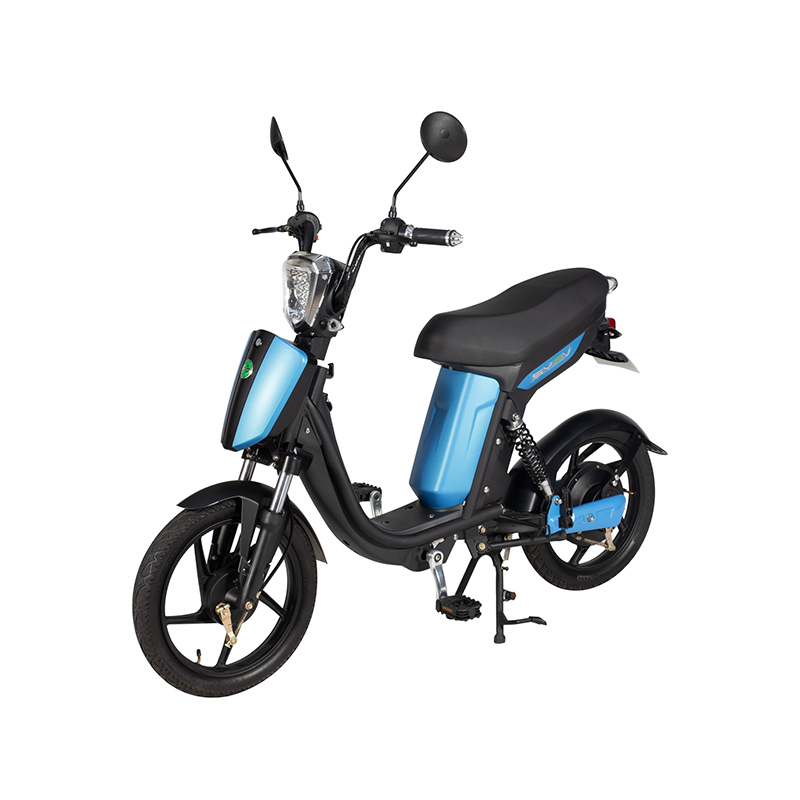 Come si confronta la protezione dal vento offerta dalla carenatura della Versatile Motorcycle con quella di altre motociclette progettate per la guida multiterreno su lunghe distanze?